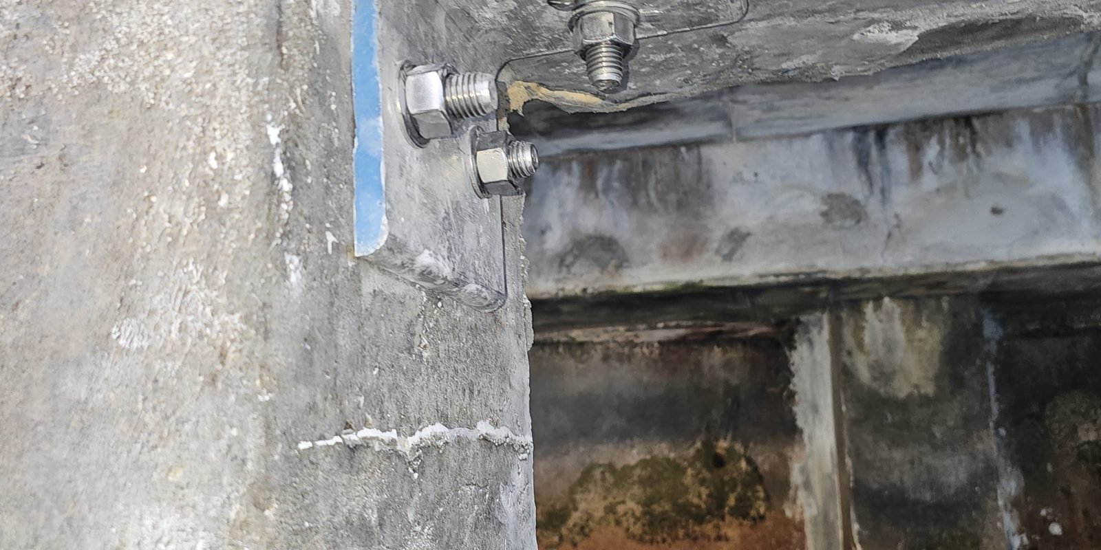 How Saltwater Corrosion Destroys Concrete Seawalls in Florida