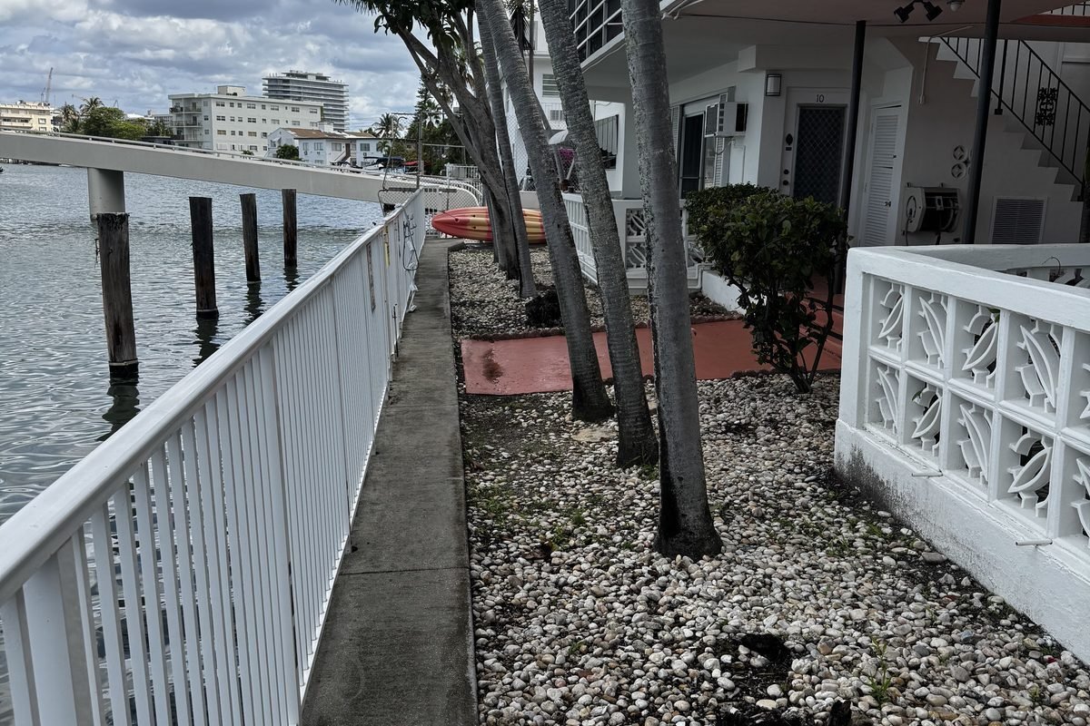 Who Pays for Seawall Repairs in a Key Biscayne HOA?